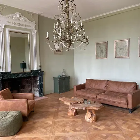 ベッド・アンド・ブレックファスト Chateau D'arcamont 4*