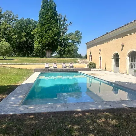 ベッド・アンド・ブレックファスト Chateau D'arcamont