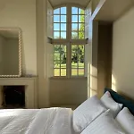 Chateau D'arcamont Bed & Breakfast